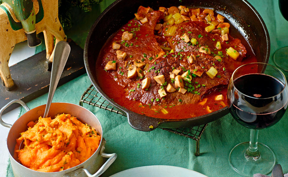 Rindschnitzel mit Süßkartoffel-Nusspüree