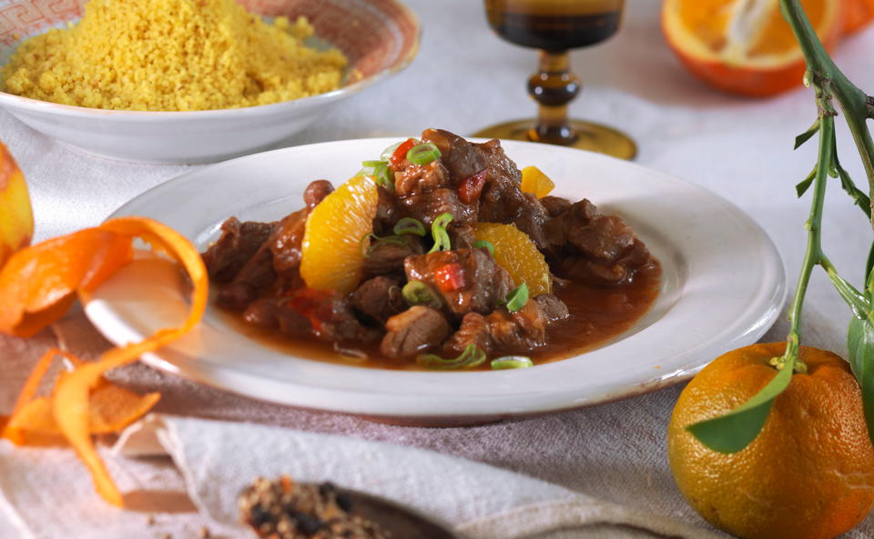 Lammragout mit Orangen-Couscous • Rezept • GUSTO.AT