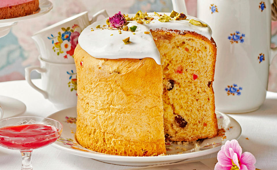 Osterkuchen mit kandierten Früchten