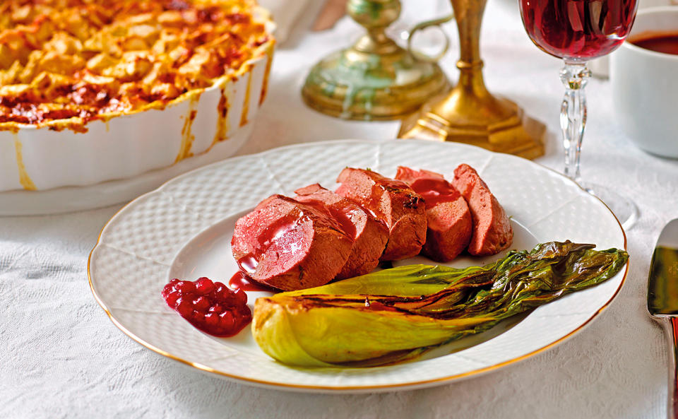 Rehfilet mit Portweinsauce und Selleriegratin