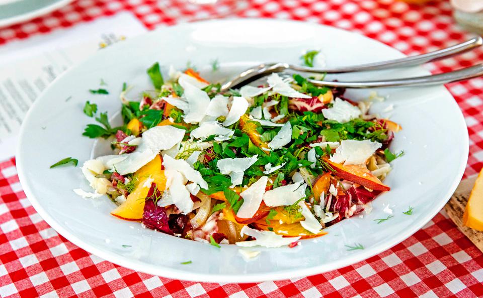 Fenchelsalat mit Radicchio und Pfirsich