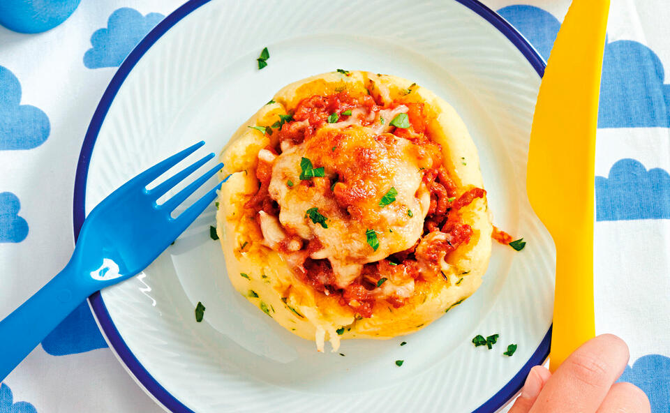 Überbackene Erdäpfeldatscherl mit Sugo & Mozzarella