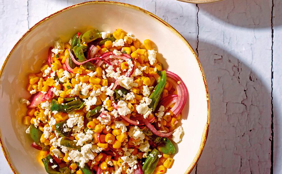 Maissalat mit Pimentos und Feta