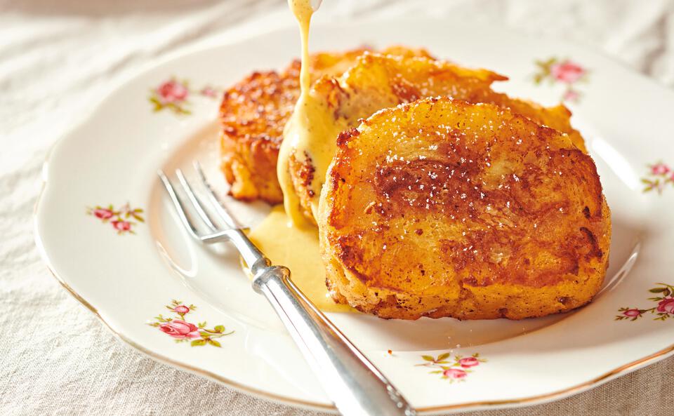 Striezel-Apfelknödel mit Vanille-Zimtsauce