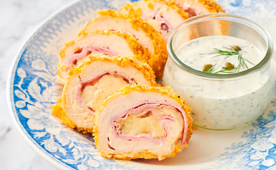Knusprige Hühner-Rollatini mit Schinken-Käsefülle