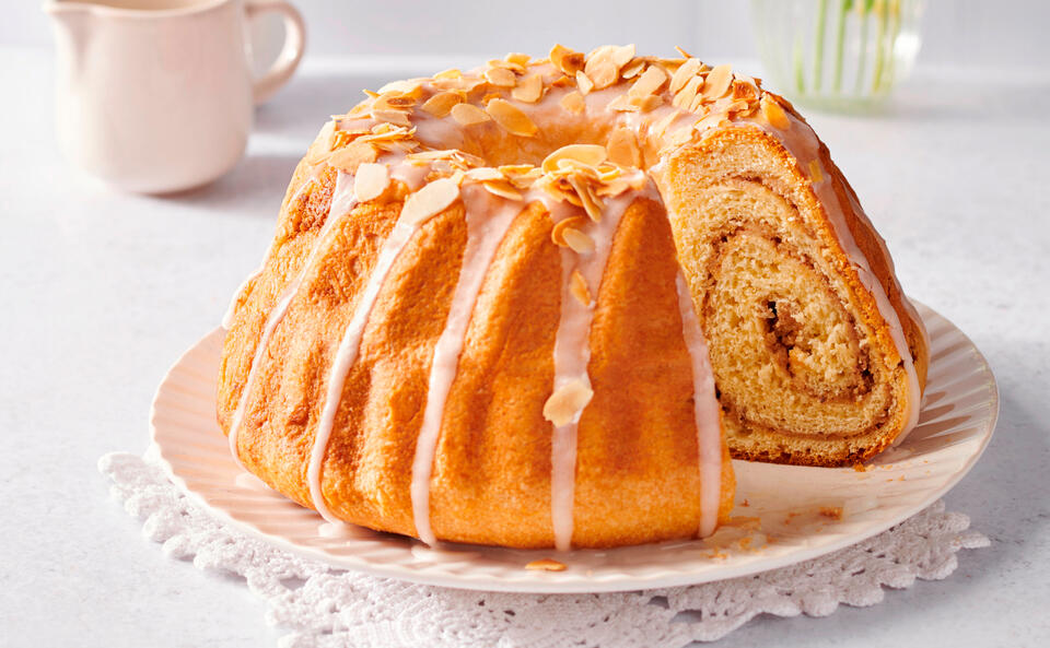 Reindling mit Marzipan-Nuss-Creme