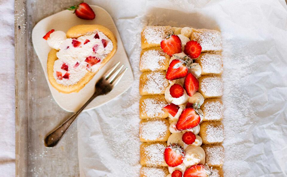 No bake Erdbeer-Tiramisu-Rolle
