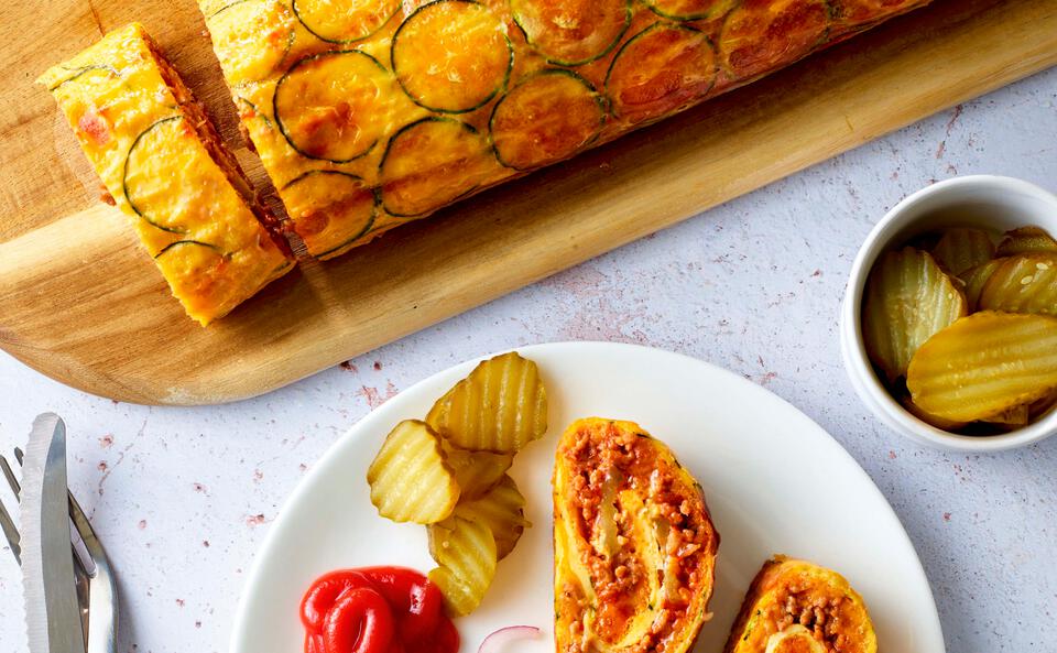 Low Carb-Burger-Zucchinirolle
