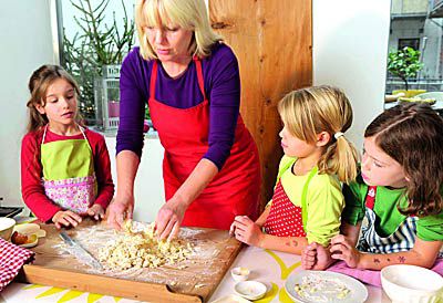 Wir backen Zitronen-Mandel-Kipferl
