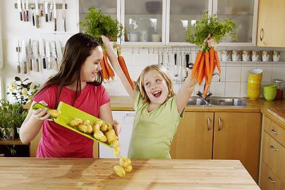 Kinder kochen: Creme-Karotten mit Heurigen