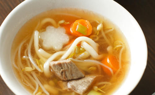 Bild: GUSTO / Theresa Schrems Udon-Nudeltopf