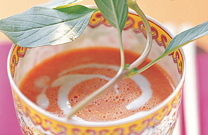 Tomaten-Kokos-Suppe mit Garnelencroûtons