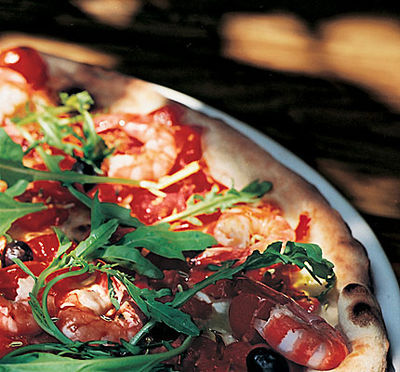 Pizza con gamberi e rucola