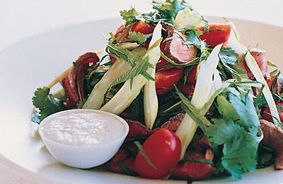 Donna Hay: Rindfleischsalat mit Kokosdressing