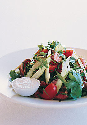Donna Hay: Rindfleischsalat mit Kokosdressing