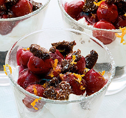 Trifle mit Sauerkirschen