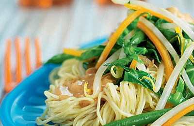 Nudelsalat mit Erdnusssauce