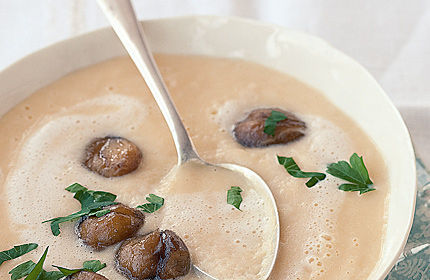 Wurzelsuppe mit Maroni