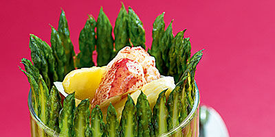 Cocktail von Spargelsalat und Spargelmousse