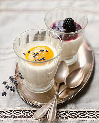 Panna cotta mit Brombeersauce