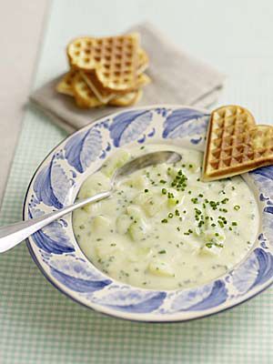 Kartoffelsuppe mit süßen Waffeln