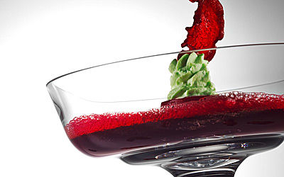Rote-Rüben-Schaumsuppe mit Wasabimousse