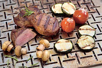 Gegrillte Steaks vom Damhirsch