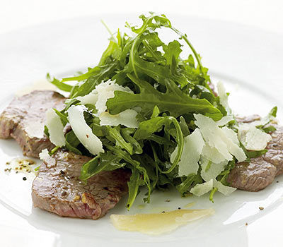 Rinderfilet mit Rucola und Parmesan