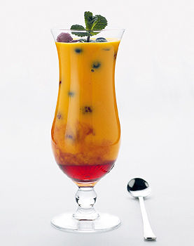 Soja-Mango-Drink mit Zitronengras