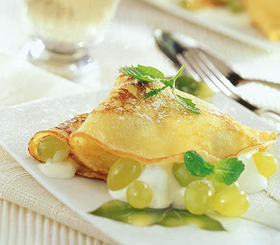 Crêpes mit Joghurt-Trauben Füllung