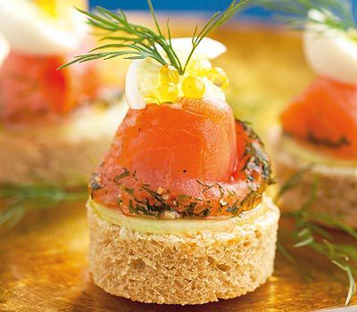 Graved-Lachs-Canapés