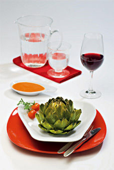 Artischocken mit Tomatendip