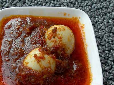Sambal-Wachteleisauce