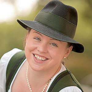 Wirtin Sonja Rauch