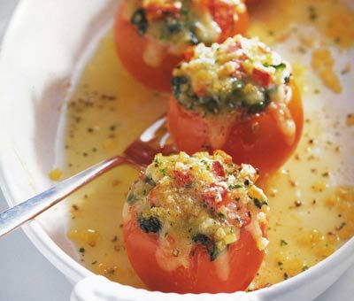 Gefüllte Tomaten mit Käse überbacken