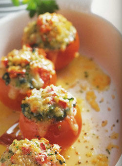 Gefüllte Tomaten mit Käse überbacken