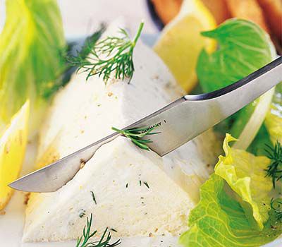 Gestürztes Räucherfischmousse