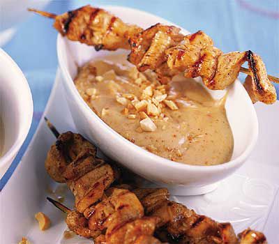 Hühnerspießchen mit Erdnuss-Sauce