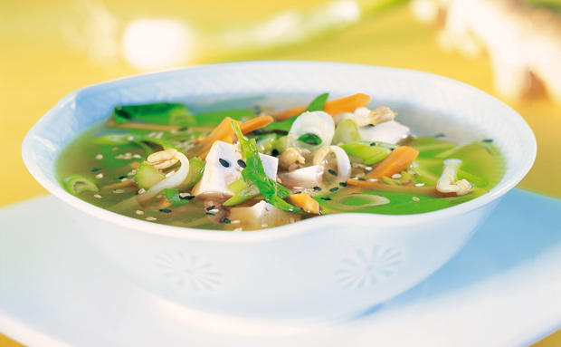 Chinesische Suppe mit Tofu