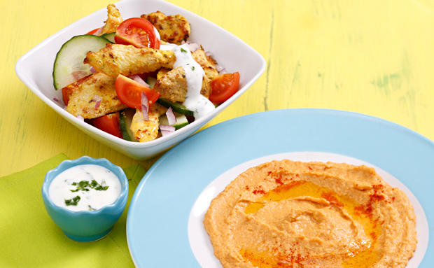 Hühnerkebab mit Paprika-Humus