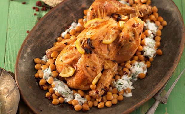 Bild: GUSTO / Eisenhut & Mayer Zitronenhuhn mit Kichererbsen