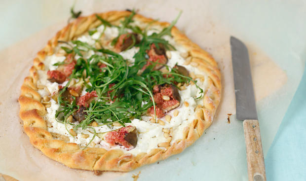 Bild: Gusto / Theresa Schrems Kichererbsenpizza mit Ricotta und Feigen