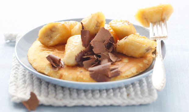 Bild: GUSTO / Theresa Schrems Waffelkuchen mit Karamell-Bananen