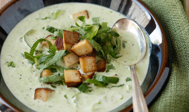 Erbsensuppe mit Kochsalat