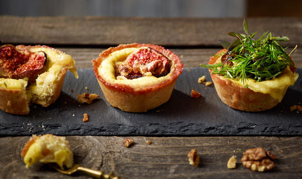 Bild: GUSTO / Dieter Brasch Feigentartelettes mit Thymian und Käse