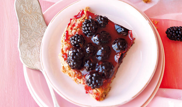 Bild: GUSTO / Schrems Theresa Brombeer-Mandelkuchen