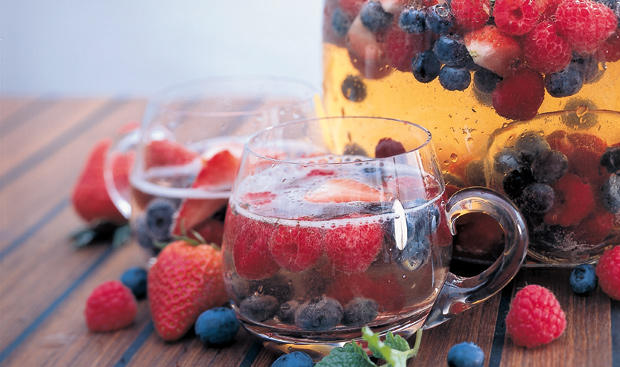 Bild: GUSTO / Brasch Dieter Beeren-Bowle