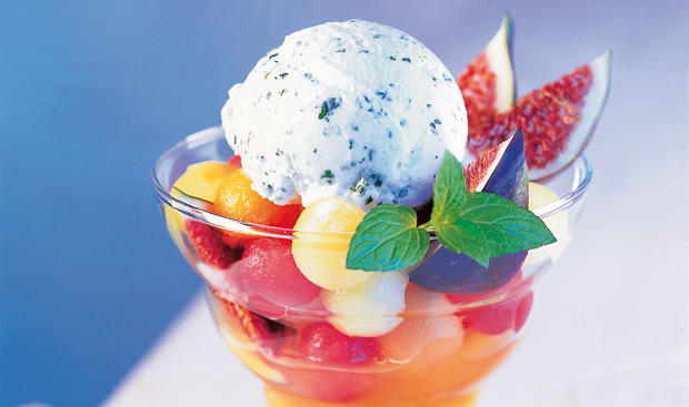 Bild: GUSTO / Koeb Ulrike Melonensalt mit Kokos-Minz-Sorbet