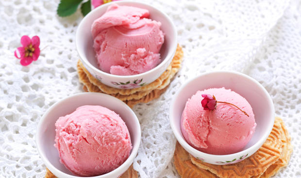 Bild: GUSTO / Koeb Ulrike Erdbeer-Joghurt-Eis