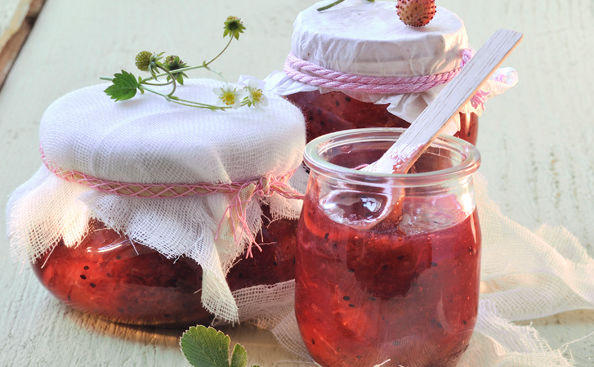 Bild: GUSTO / Koeb Ulrike Kiwi-Erdbeer-Marmelade mit Ingwer